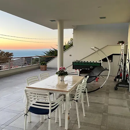 Apartment Paradise *
